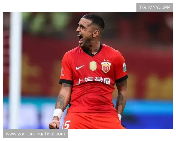 上海海港中场徐新助攻连连，球队攻势如潮