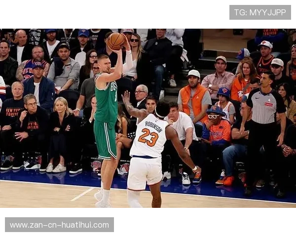 凯尔特人强硬防守压制对手外线 凯尔特人强硬防守压制对手外线